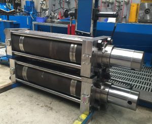 Hydraulic cylinder manufacture