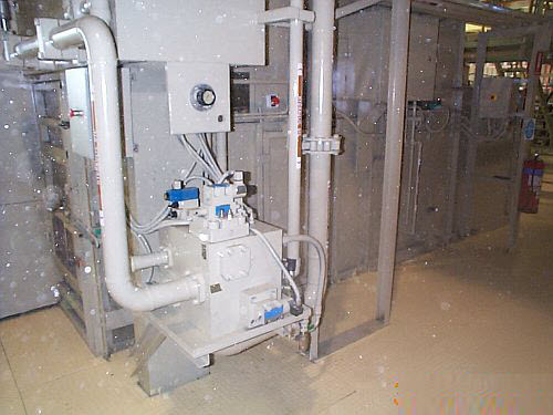 hydraulic reservoir and valve set