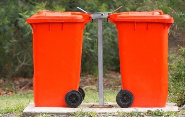 Sulo manufactured plastic wheelie bin